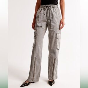 Abercrombie & Fitch Baggy Cargo Pull-On Pant